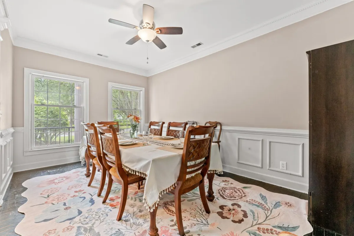 Dining room for gatherings and entertaining