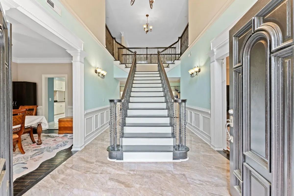 Welcoming front entry