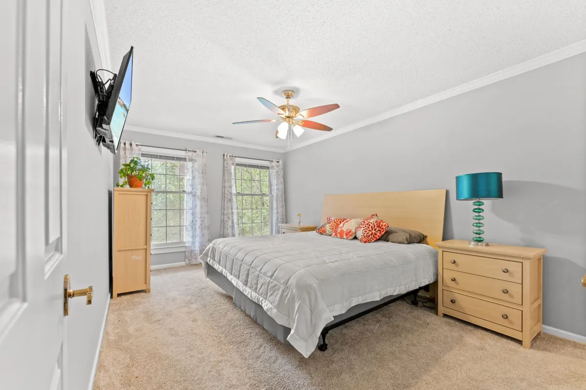 Guest bedroom