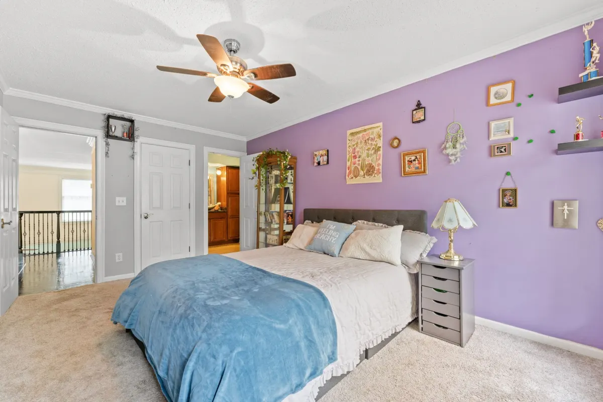 Secondary bedroom